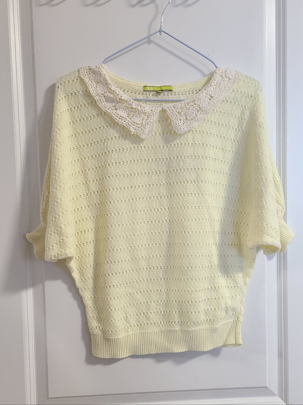 Delicate Lace Collar  Knit Top - Light Yellow